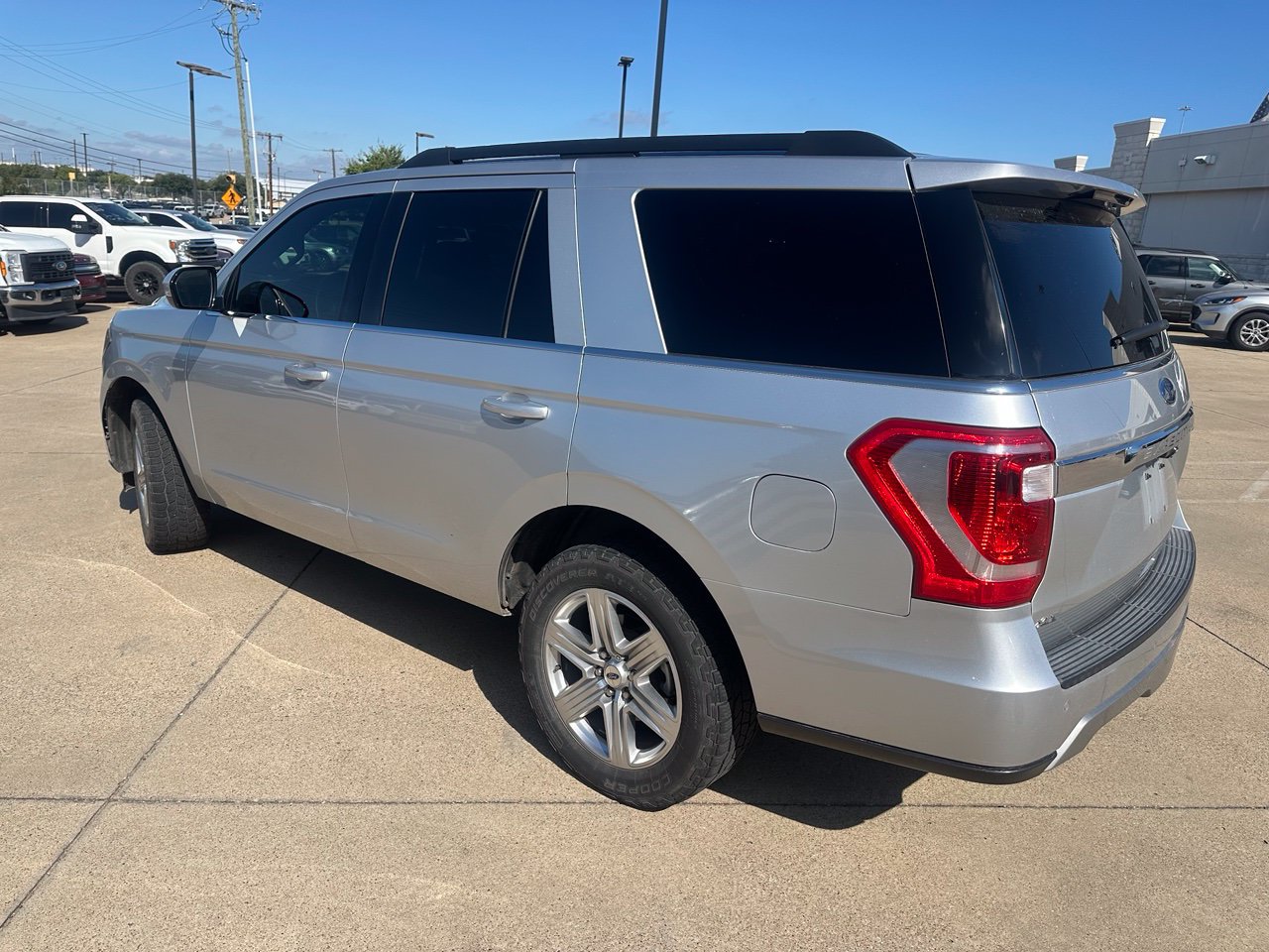Used 2019 Ford Expedition XLT w/ Equipment Group 202A RWD image 5