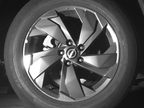 Used 2025 Nissan Rogue SV image 15