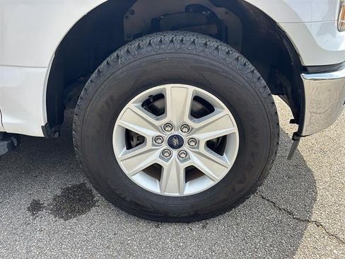 Used 2017 Ford F150 XLT w/ Equipment Group 301A Mid AWD/4WD image 11