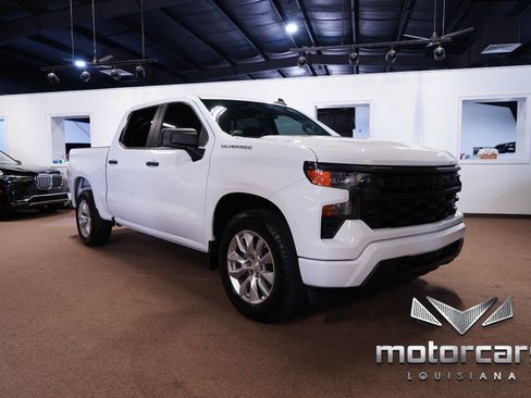 Used 2022 Chevrolet Silverado 1500 Custom RWD image 9