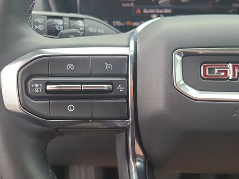 Used 2025 GMC Terrain Elevation AWD/4WD image 30