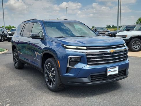 New 2025 Chevrolet Traverse LT w/ Sun and Wheel Package image 4