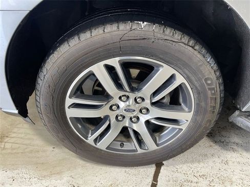 Used 2024 Ford Expedition Limited image 10