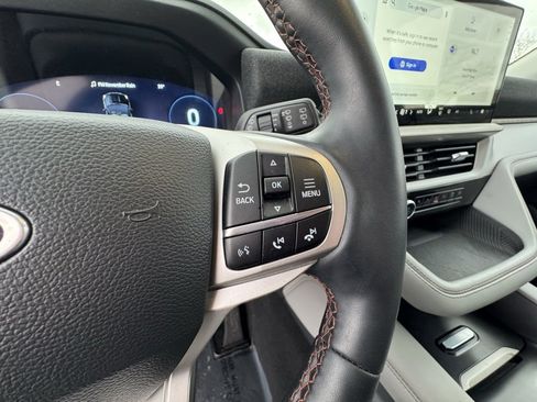 Used 2025 Ford Explorer Active w/ Active Comfort Package image 24