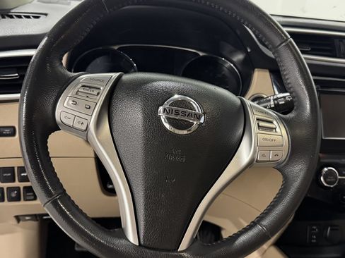 Used 2016 Nissan Rogue SL w/ SL Premium Package AWD/4WD image 5