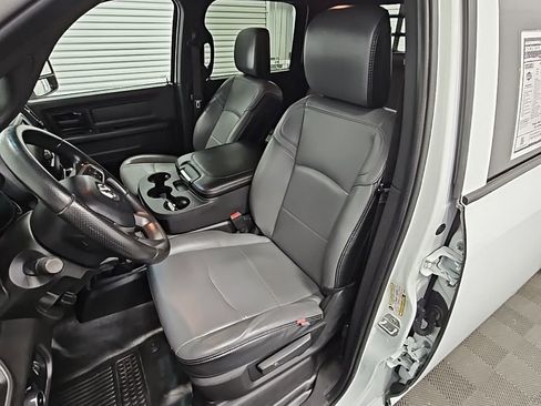 Used 2024 RAM 2500 Tradesman w/ Chrome Appearance Group image 27