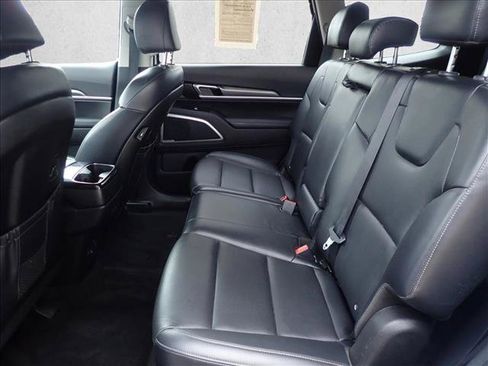 Used 2022 Kia Telluride LX AWD/4WD image 10