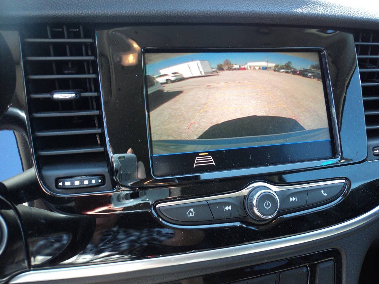 Used 2022 Buick Encore Preferred AWD/4WD image 16