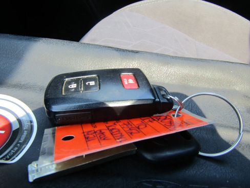 Used 2017 Toyota Tacoma TRD Sport w/ Premium & Technology Package image 44