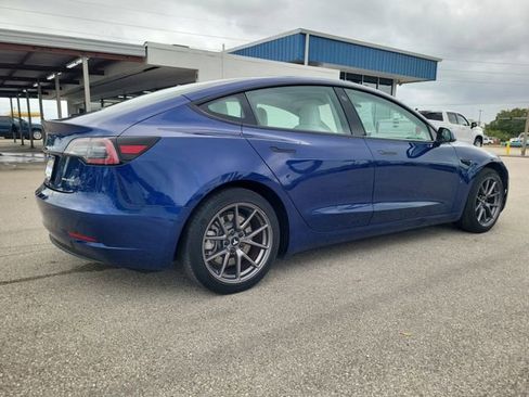 Used 2021 Tesla Model 3 Long Range image 4