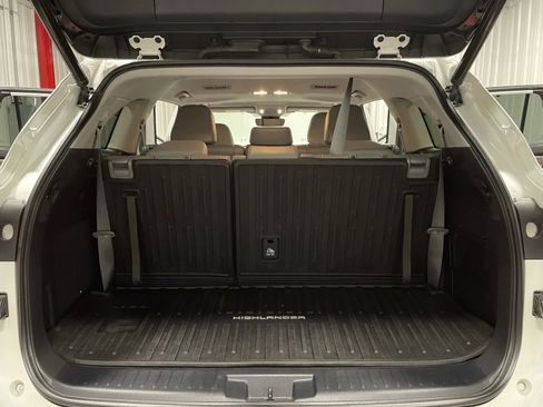Used 2020 Toyota Highlander Limited image 43
