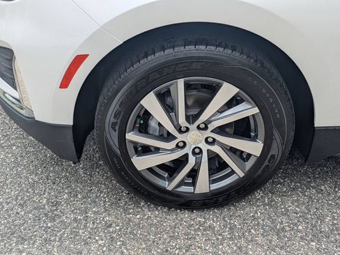 Used 2022 Chevrolet Equinox Premier FWD image 10