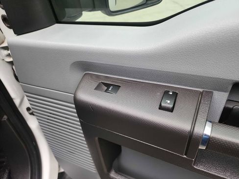 Used 2016 Ford F250 XL w/ Power Equipment Group AWD/4WD image 32