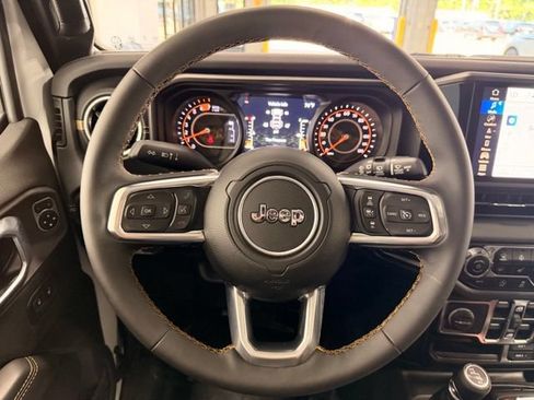 Used 2024 Jeep Wrangler Unlimited Sahara AWD/4WD image 24