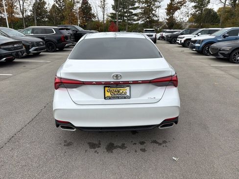 Used 2019 Toyota Avalon XLE image 6