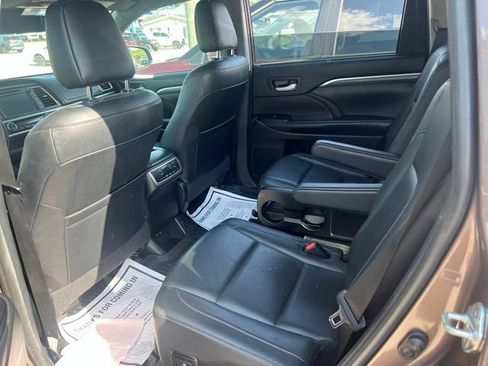 Used 2019 Toyota Highlander Limited AWD/4WD image 10