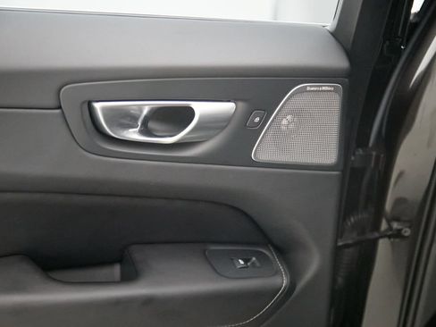 Certified 2023 Volvo XC60 T8 Ultimate w/ Climate Package AWD/4WD image 20