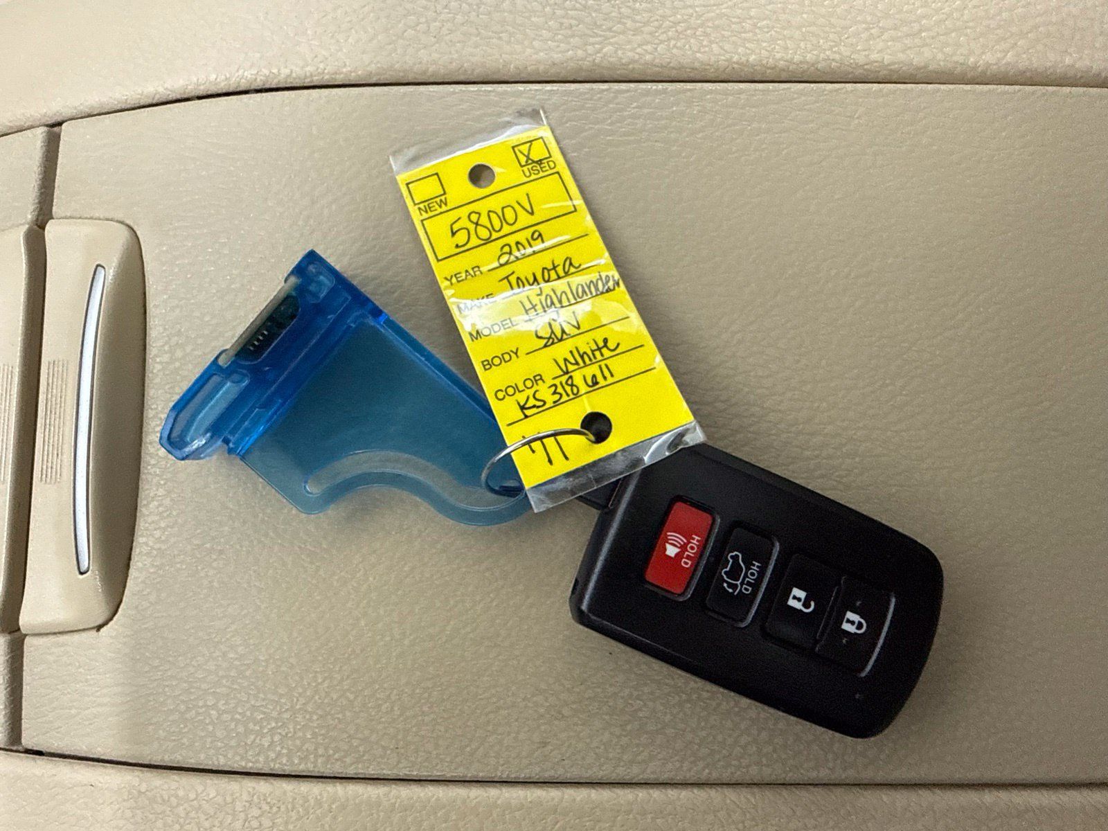 Used 2019 Toyota Highlander XLE FWD image 30