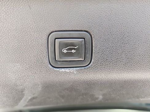 Used 2021 Chevrolet Tahoe Premier w/ Premium Package AWD/4WD image 26