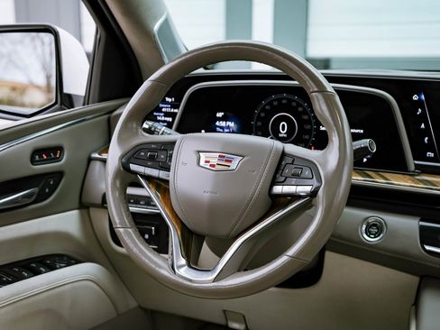 Used 2021 Cadillac Escalade Sport Platinum w/ LPO, ONYX Package image 37