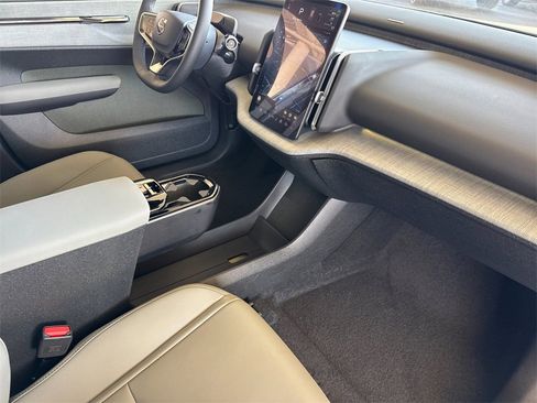 New 2026 Volvo EX30 Cross Country Ultra image 15