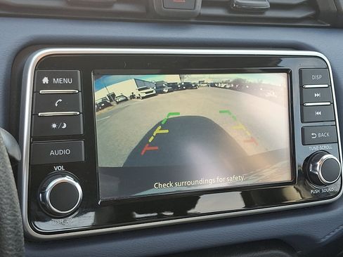 Used 2023 Nissan Versa SV image 17