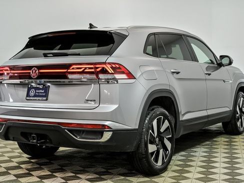 Certified 2025 Volkswagen Atlas Cross Sport SE image 6