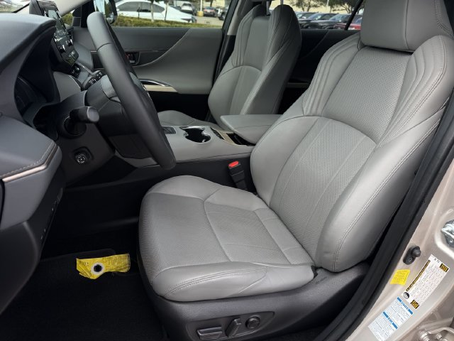 Used 2021 Toyota Venza XLE w/ Softex Package AWD/4WD image 24