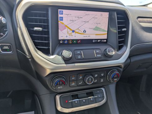 Used 2022 GMC Acadia Denali w/ Denali Ultimate Package FWD image 18