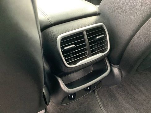 Used 2019 Hyundai Santa Fe Limited AWD/4WD image 20