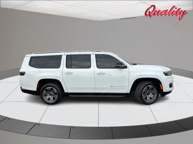 Used 2023 Jeep Wagoneer L Series II AWD/4WD image 2