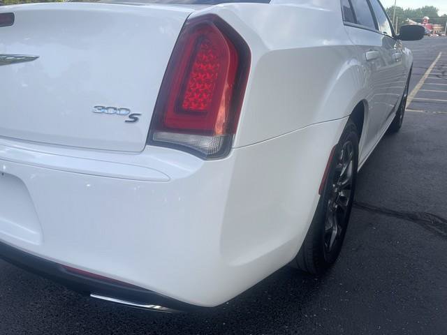 Used 2018 Chrysler 300 S AWD/4WD image 10