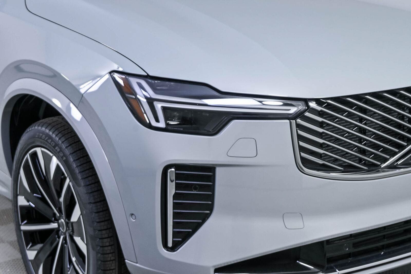 New 2026 Volvo XC90 T8 Plus w/ Protection Package Premier AWD/4WD image 36