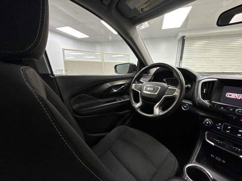 Used 2024 GMC Terrain SLE FWD image 15
