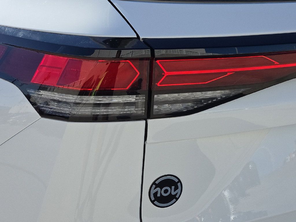 Certified 2026 Volkswagen Tiguan S FWD image 9