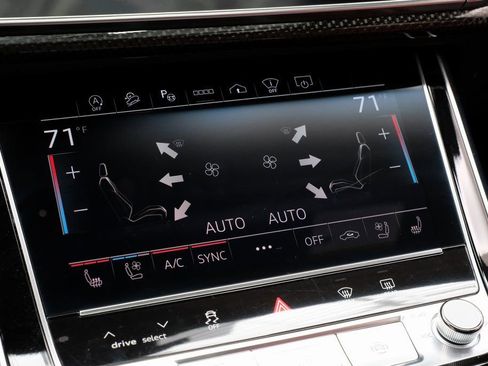 Used 2024 Audi SQ7 Prestige AWD/4WD image 25