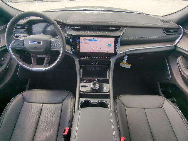 New 2027 Jeep Grand Cherokee Limited AWD/4WD image 18