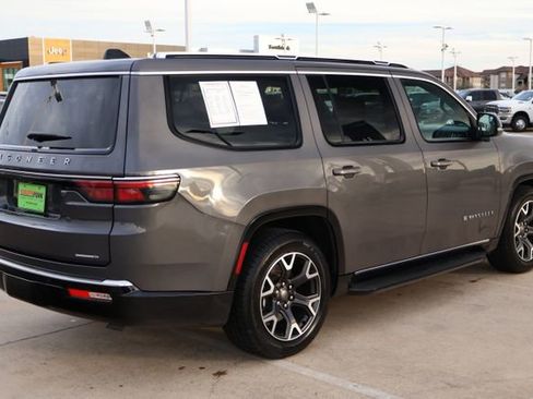 Used 2024 Jeep Wagoneer Series III image 7