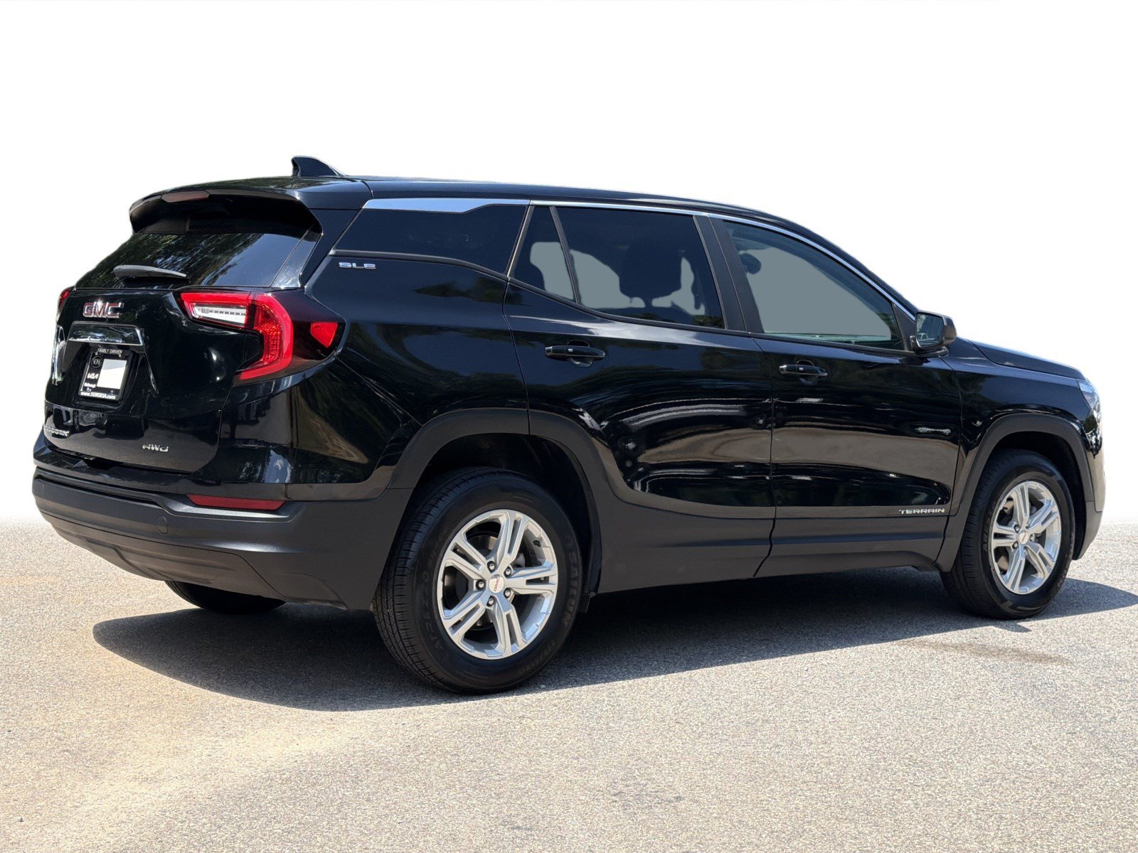 Used 2024 GMC Terrain SLE AWD/4WD image 27