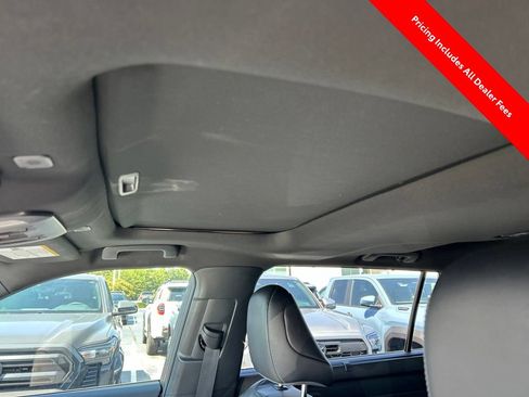 Used 2024 Toyota Highlander XSE FWD image 6