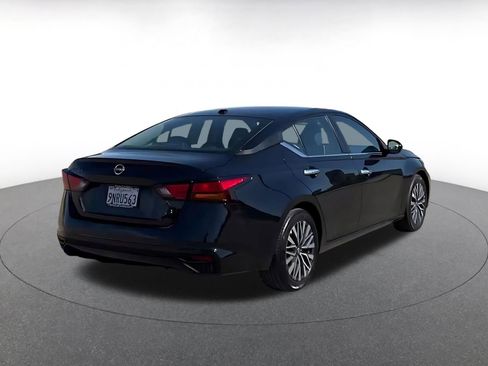 Used 2025 Nissan Altima 2.5 SV image 14