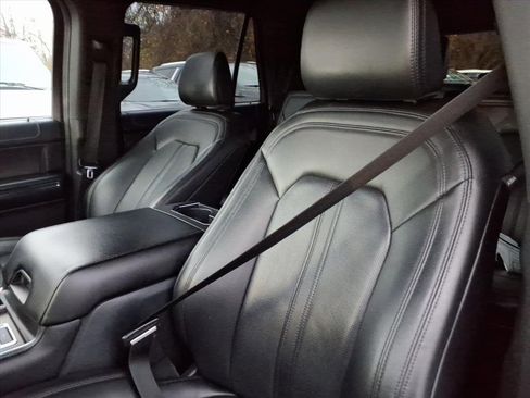 Used 2021 Ford Expedition Limited image 12