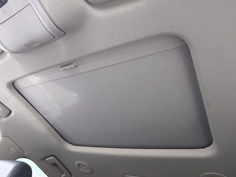 Used 2019 Buick Enclave Essence image 16