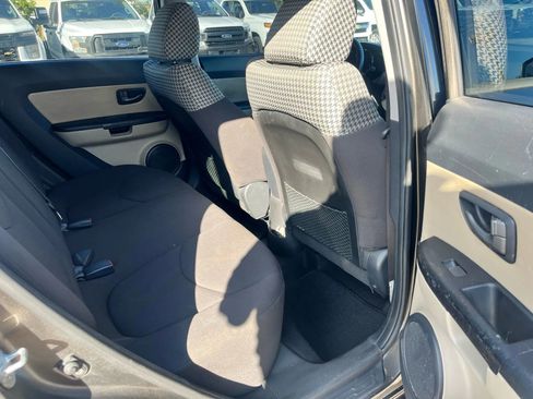 Used 2010 Kia Soul ! image 19