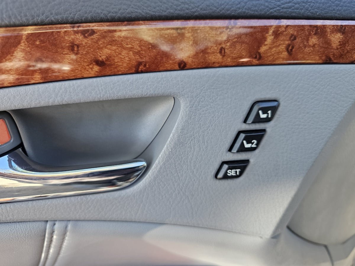 Used 2006 Toyota Avalon Limited FWD image 14