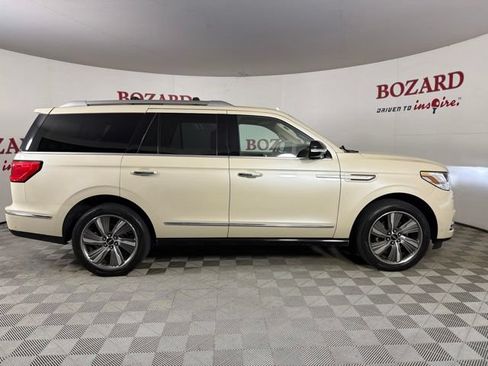 Used 2018 Lincoln Navigator Select w/ Technology Package RWD image 14
