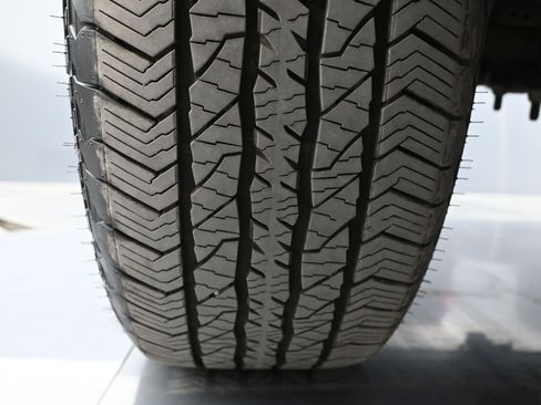 Used 2025 Ford F150 Platinum w/ Equipment Group 702A High image 18