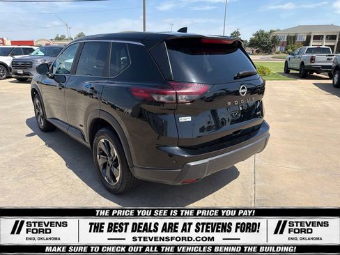 Used 2025 Nissan Rogue SV AWD/4WD image 9