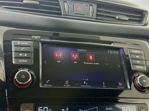Used 2018 Nissan Rogue SV FWD image 16