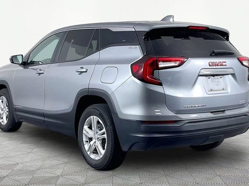 Used 2024 GMC Terrain SLE FWD image 3